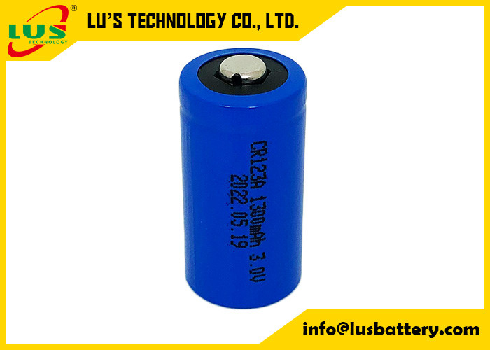 Batería de litio del tamaño de célula de CR123A 3V para los flashes y las linternas de LED de la cámara